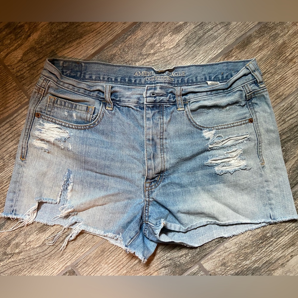 American Eagle women’s shorts